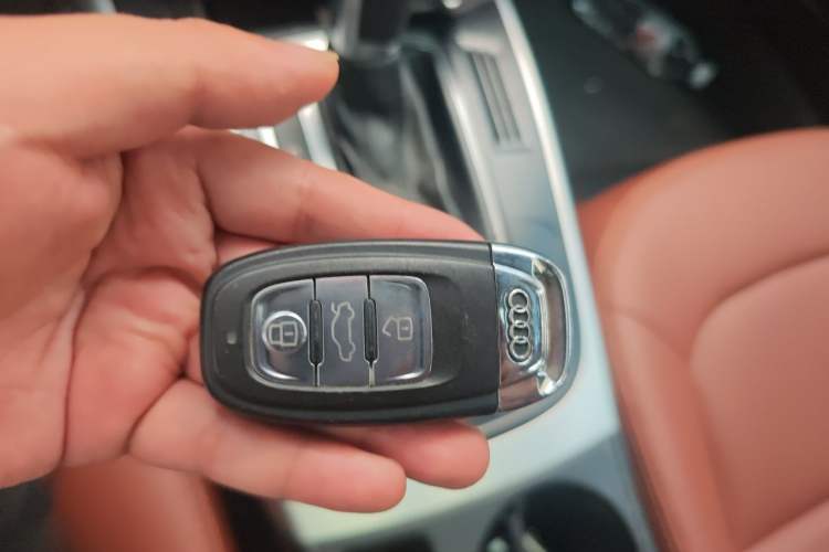 Used Audi A4L 2016 35 TFSI Collector's Edition Automatic Standard Model Vehicle Key