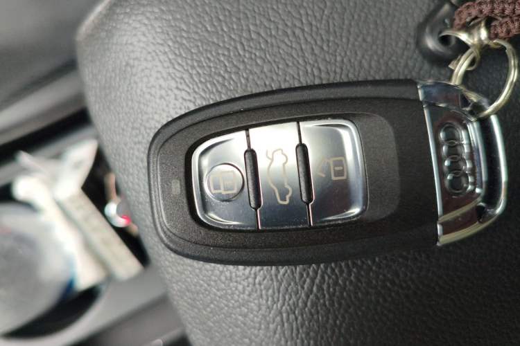 Used Audi A4L 2016 35 TFSI Collection Edition S line Comfort Model Vehicle Key