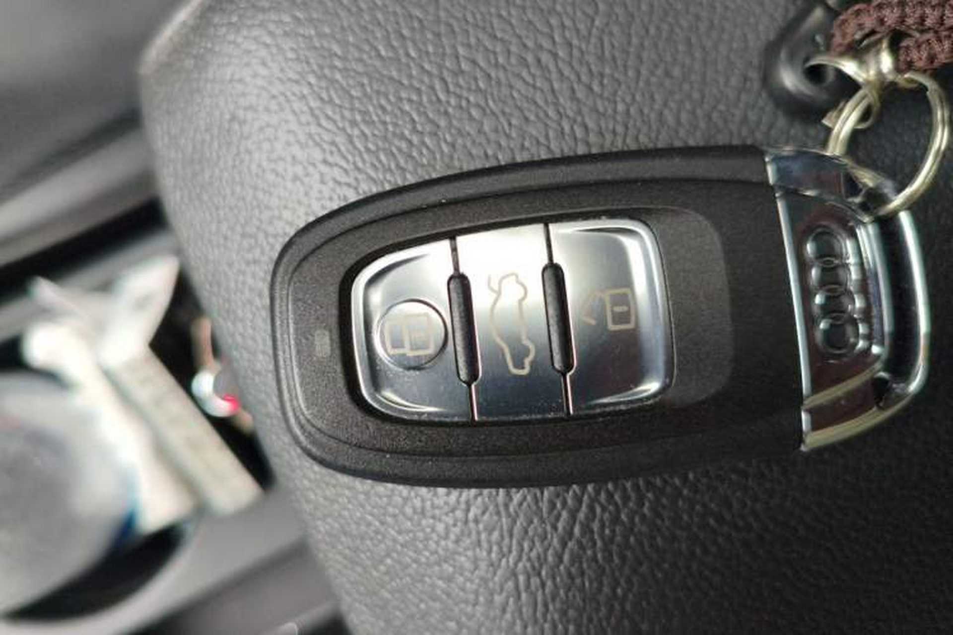 Used Audi A4L 2016 35 TFSI Collection Edition S line Comfort Model Vehicle Key