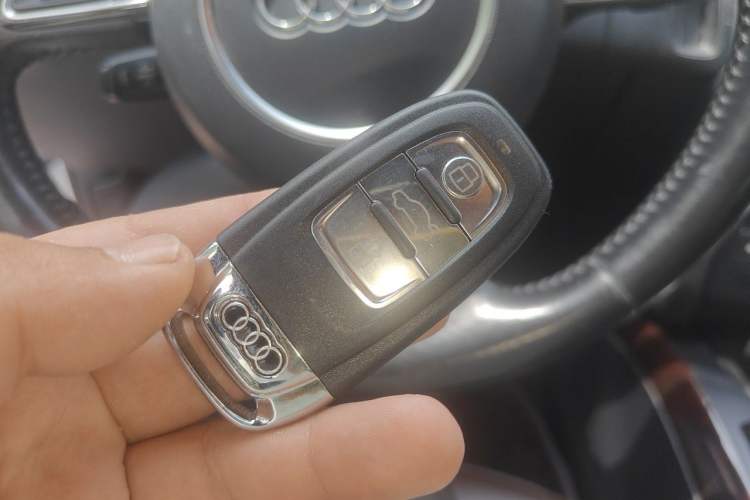 Used Audi A4L 2016 35 TFSI Automatic Comfort Model Vehicle Key