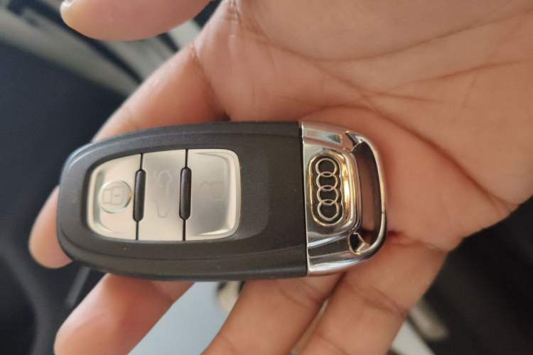 Used Audi A4L 2016 35 TFSI Collector's Edition Automatic Standard Model Vehicle Key