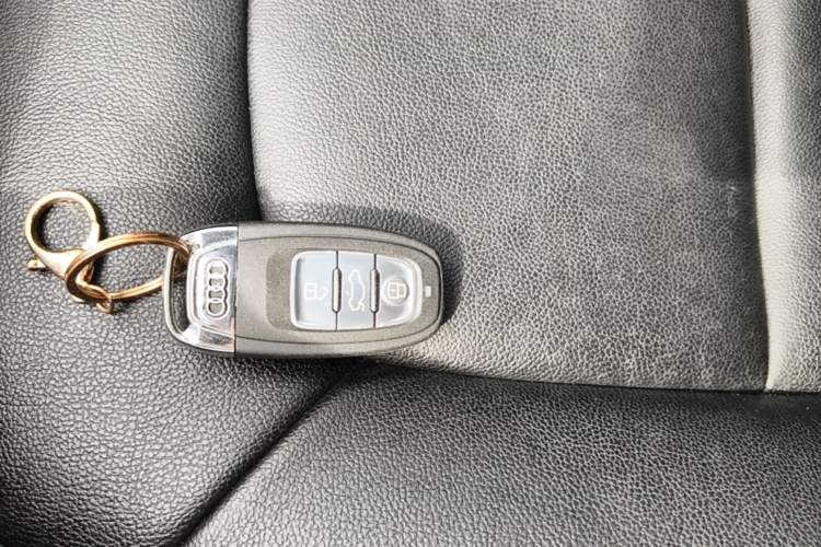 Used Audi A4L 2016 35 TFSI Collector's Edition Automatic Standard Model Vehicle Key