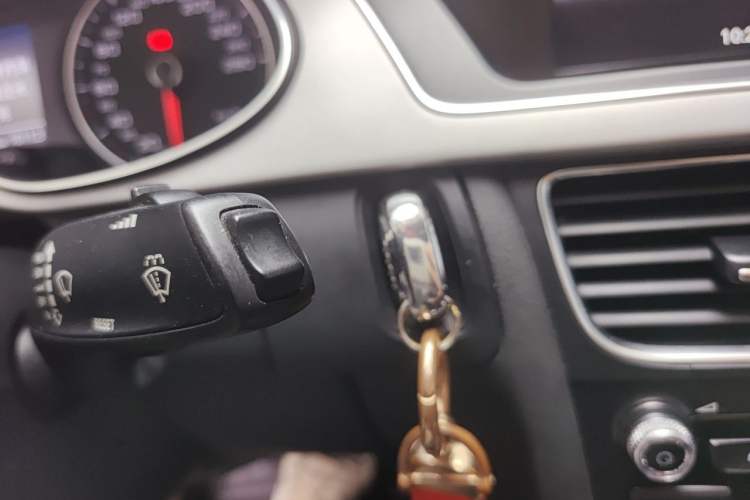 Used Audi A4L 2016 35 TFSI Automatic Standard Model Vehicle Key