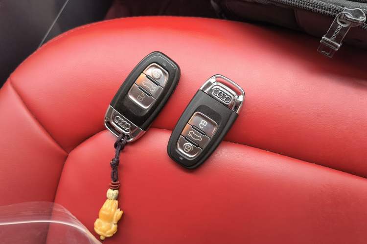 Used Audi A4L 2016 35 TFSI Automatic Standard Model Vehicle Key