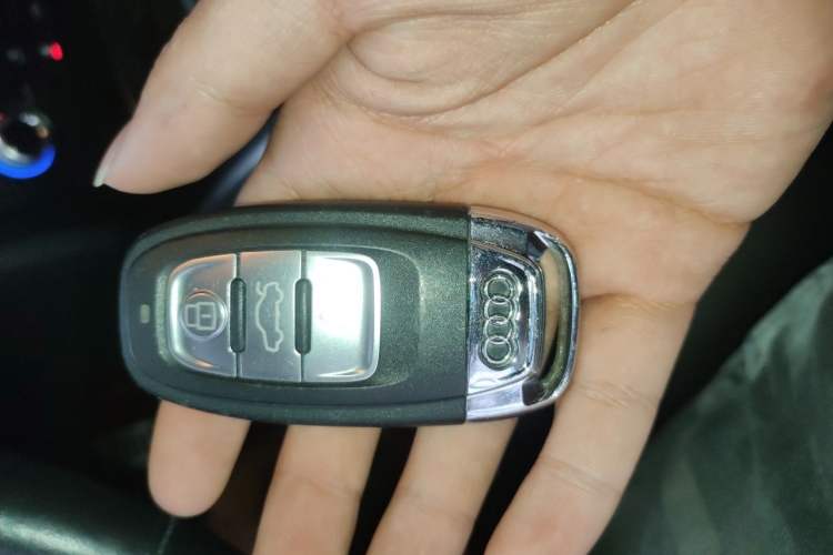 Used Audi A4L 2016 35 TFSI Collector's Edition Automatic Standard Model Vehicle Key