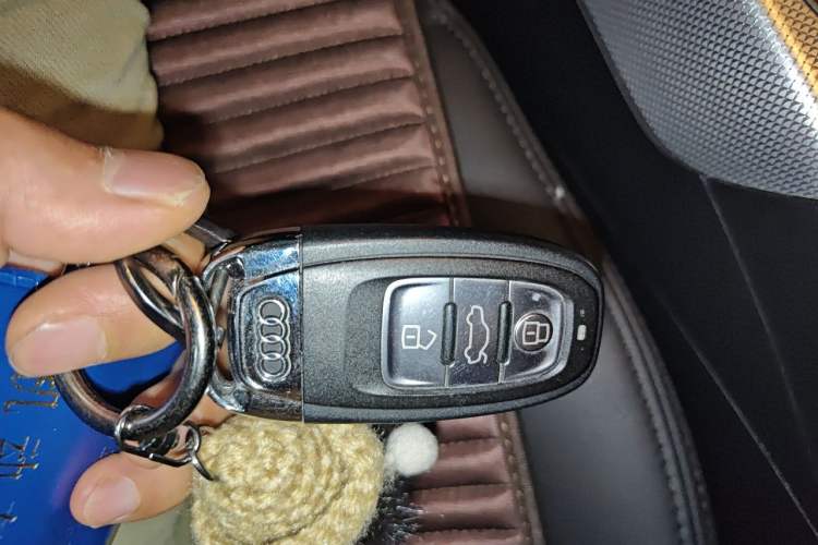 Used Audi A4L 2016 35 TFSI Collector's Edition Automatic Standard Model Vehicle Key