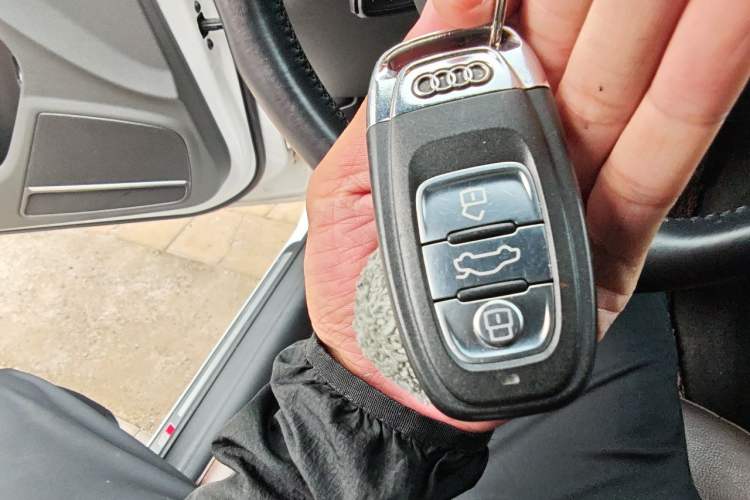 Used Audi A4L 2016 35 TFSI Collection Edition S line Comfort Model Vehicle Key
