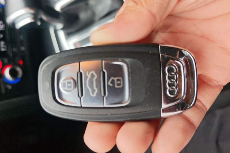 Used Audi A4L 2016 35 TFSI Collection Edition S line Comfort Model Vehicle Key