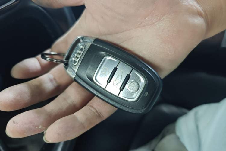 Used Audi A4L 2016 35 TFSI Automatic Comfort Model Vehicle Key