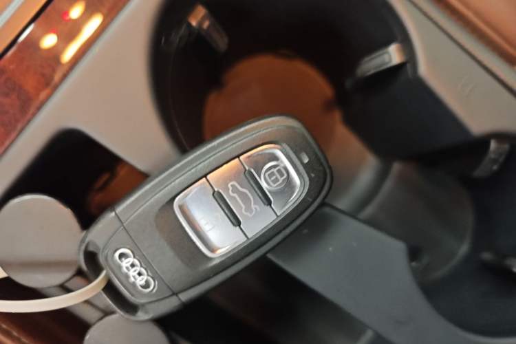Used Audi A4L 2016 35 TFSI Collection Edition S line Comfort Model Vehicle Key
