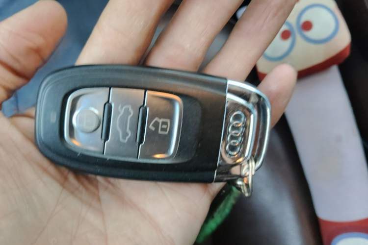 Used Audi A4L 2016 35 TFSI Collection Edition S line Comfort Model Vehicle Key