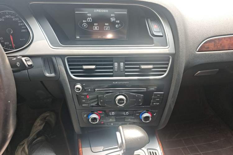 Used Audi A4L 2016 35 TFSI Collection Edition S line Comfort Model Audio And AC Panel