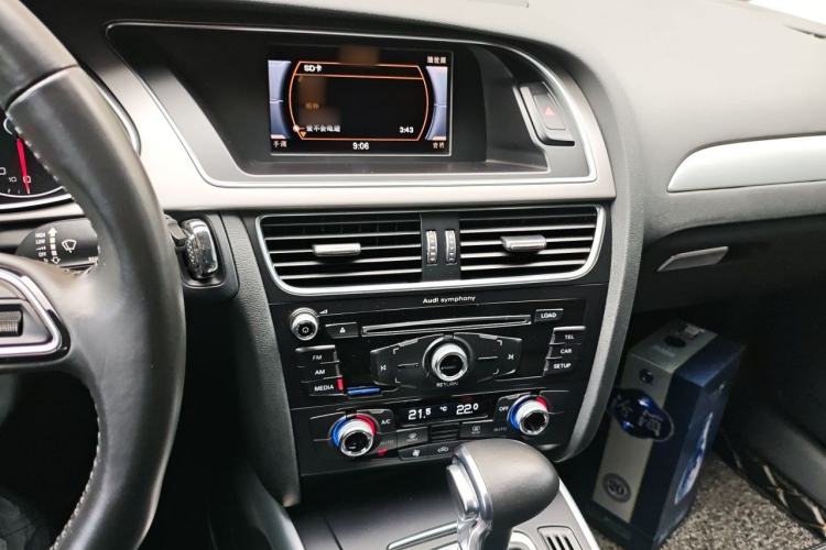Used Audi A4L 2016 35 TFSI Collector's Edition Automatic Standard Model Audio And AC Panel
