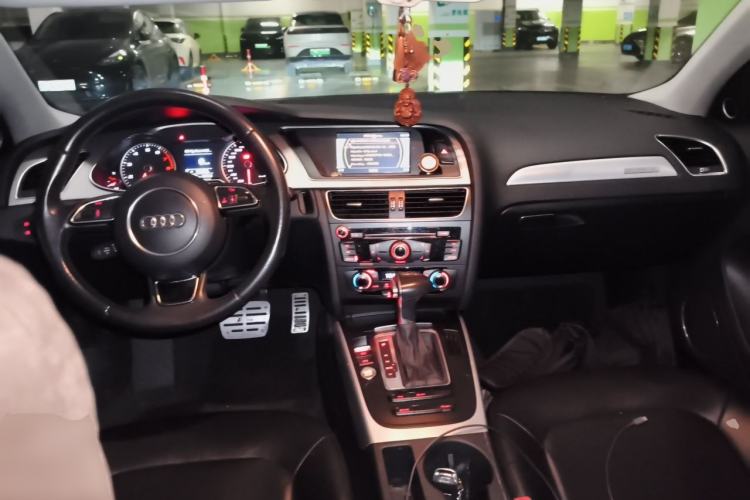Used Audi A4L 2016 45 TFSI Collection Edition quattro Personalized Sports Model Center Console