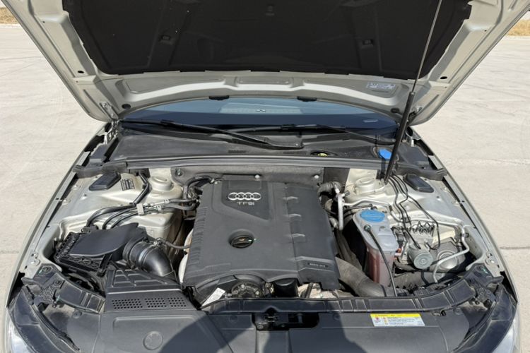 Used Audi A4L 2016 30 TFSI Collector's Edition Automatic Comfort Model Engine Bay