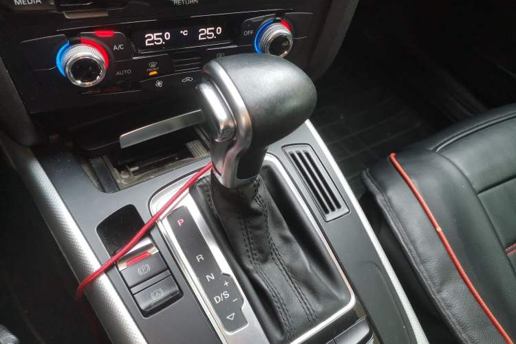 Used Audi A4L 2016 35 TFSI Collector's Edition Automatic Standard Model Gear Lever