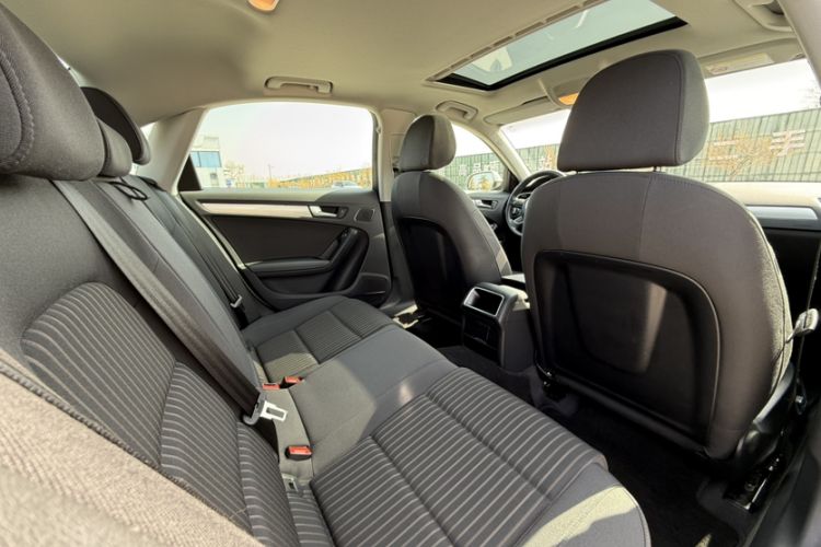 Used Audi A4L 2016 30 TFSI Collector's Edition Automatic Comfort Model Headliner
