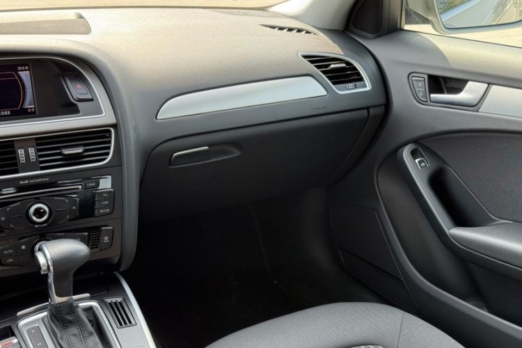 Used Audi A4L 2016 30 TFSI Collector's Edition Automatic Comfort Model Interior 1