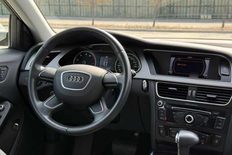 Used Audi A4L 2016 30 TFSI Collector's Edition Automatic Comfort Model Interior 10