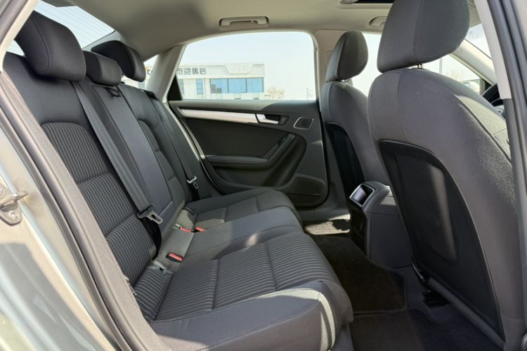 Used Audi A4L 2016 30 TFSI Collector's Edition Automatic Comfort Model Interior 12