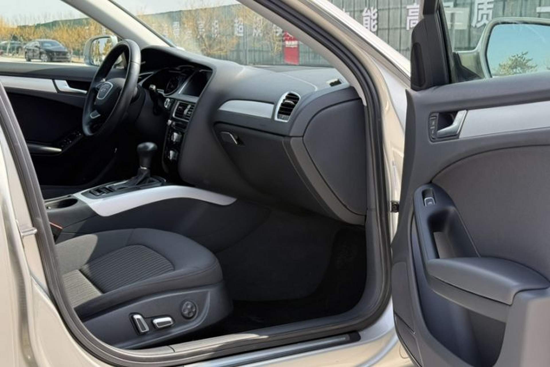 Used Audi A4L 2016 30 TFSI Collector's Edition Automatic Comfort Model Interior 14