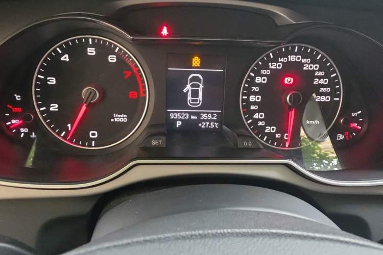 Used Audi A4L 2016 30 TFSI Collector's Edition Automatic Comfort Model Odometer Close Up