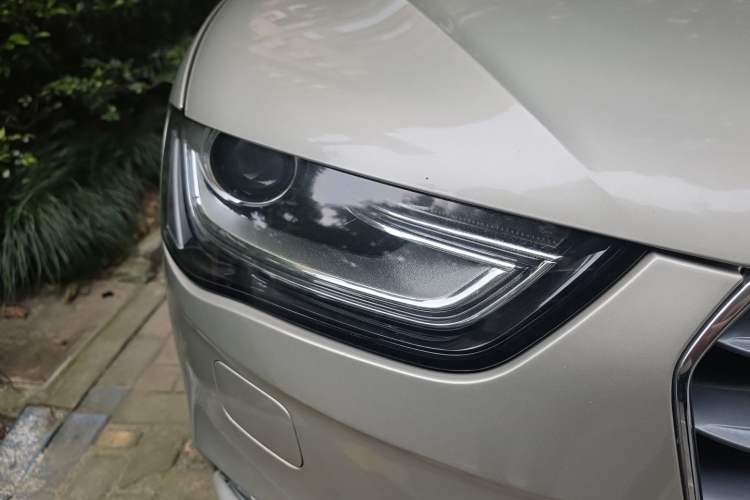 Used Audi A4L 2016 30 TFSI Collector's Edition Automatic Comfort Model Right Front Headlight