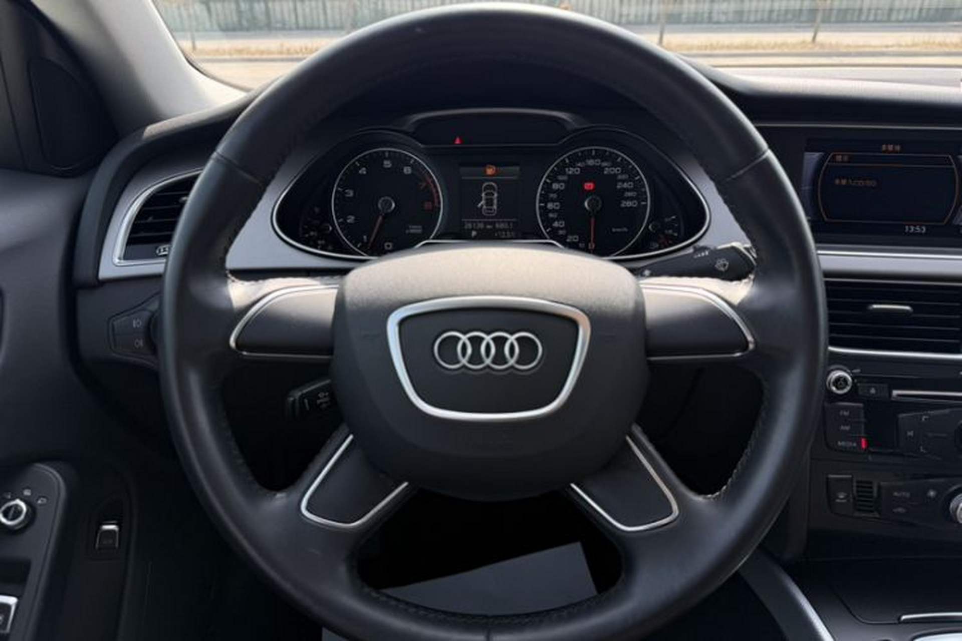 Used Audi A4L 2016 30 TFSI Collector's Edition Automatic Comfort Model Steering Wheel