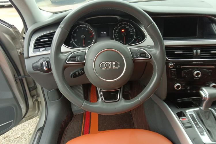 Used Audi A4L 2016 35 TFSI Automatic Standard Model Steering Wheel