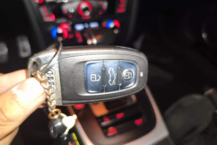 Used Audi A4L 2016 45 TFSI Collection Edition quattro Personalized Sports Model Vehicle Key