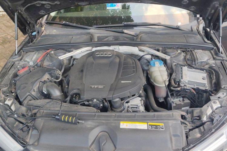 Used Audi A4L 2017 40 TFSI Fashion Model Engine Bay