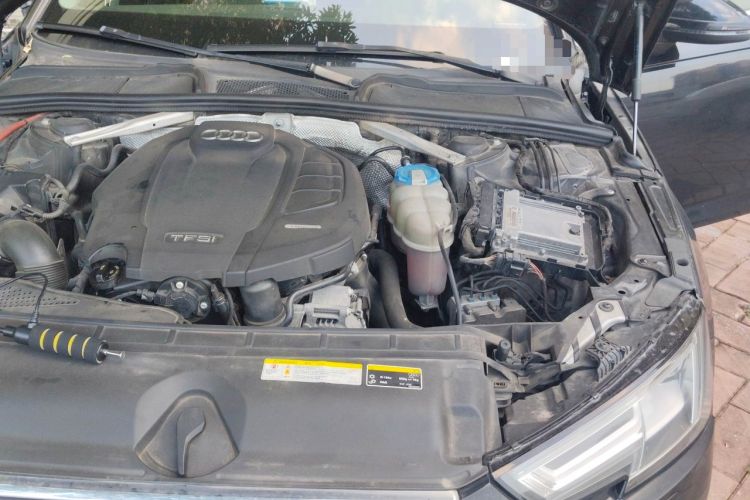 Used Audi A4L 2017 40 TFSI Fashion Model Engine Bay Left