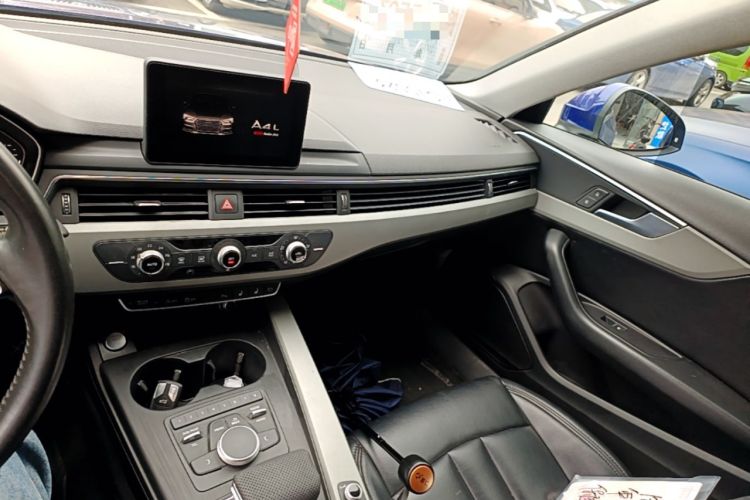 Used Audi A4L 2017 Plus 40 TFSI Ambition Model Audio And AC Panel