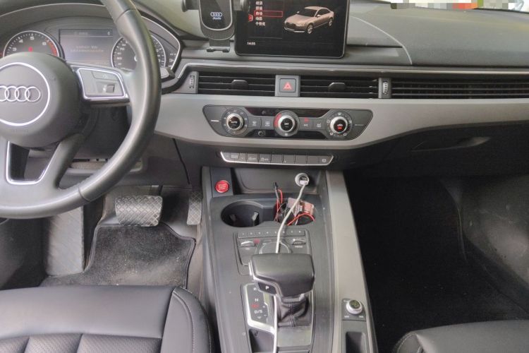 Used Audi A4L 2017 Plus 40 TFSI Ambition Model Audio And AC Panel