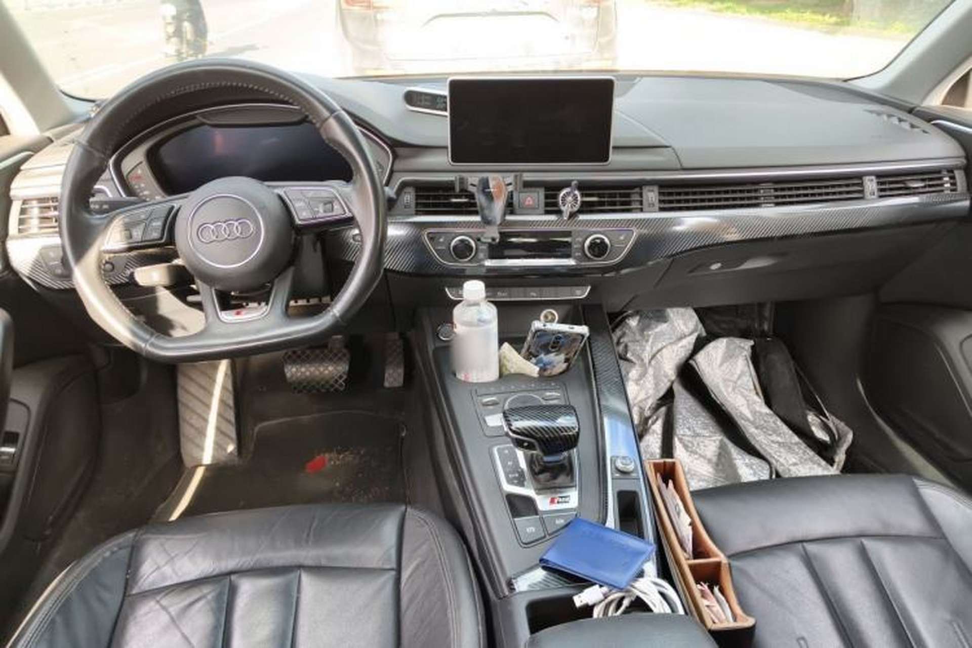Used Audi A4L 2017 40 TFSI Fashion Model Center Console
