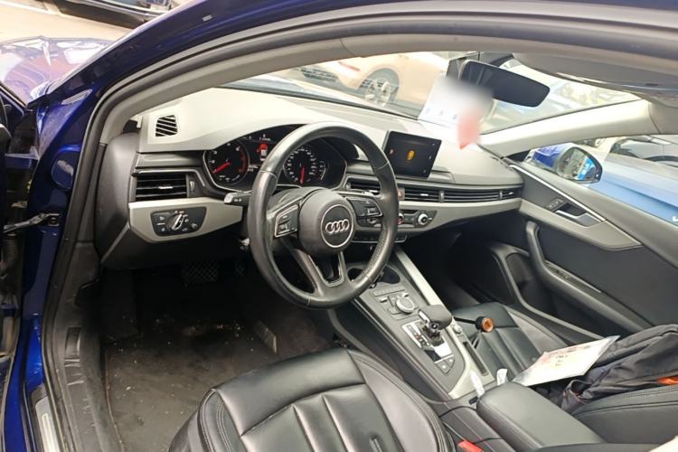 Used Audi A4L 2017 Plus 40 TFSI Ambition Model Center Console