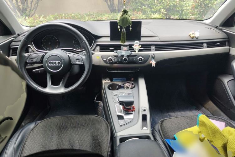 Used Audi A4L 2017 Plus 40 TFSI Ambition Model Center Console