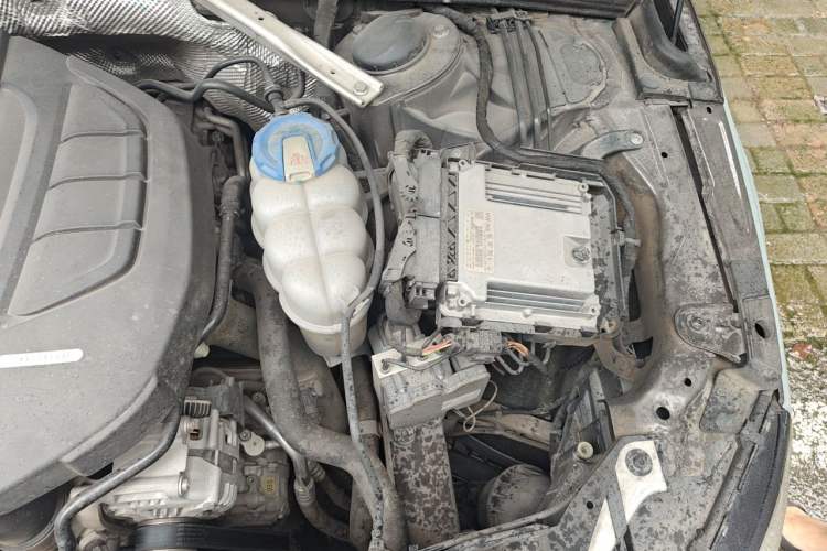 Used Audi A4L 2017 Plus 40 TFSI Sport Model Engine Bay Left