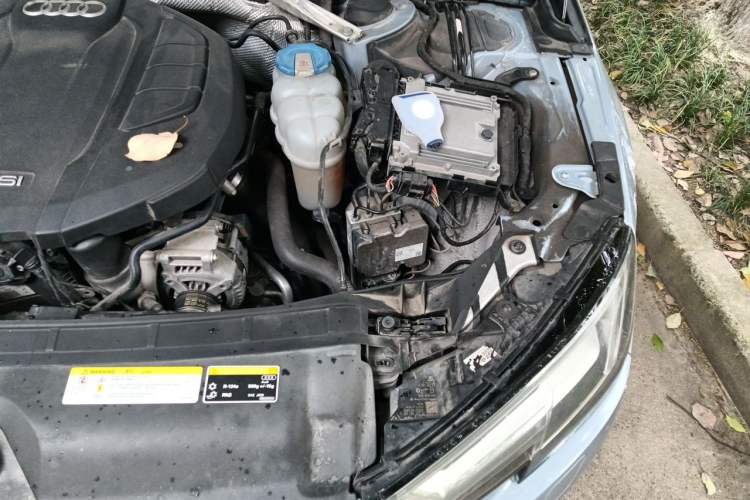 Used Audi A4L 2017 Plus 40 TFSI Ambition Model Engine Bay Left