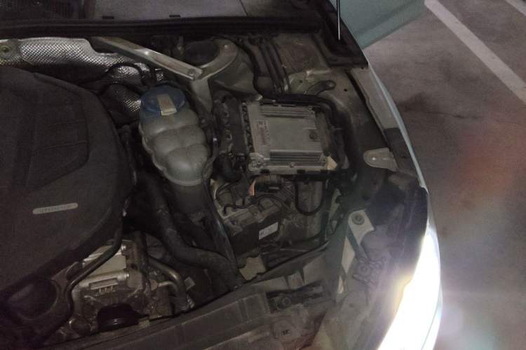 Used Audi A4L 2017 Plus 40 TFSI Ambition Model Engine Bay Left