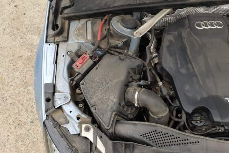 Used Audi A4L 2017 40 TFSI Fashion Model Engine Bay Right