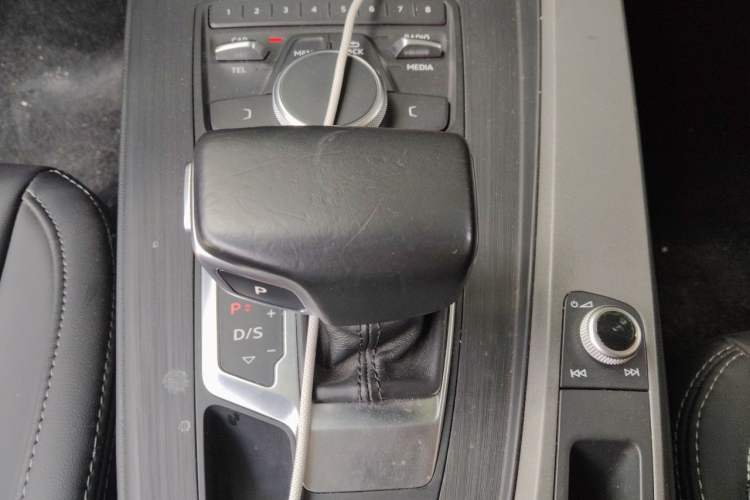 Used Audi A4L 2017 Plus 40 TFSI Ambition Model Gear Lever