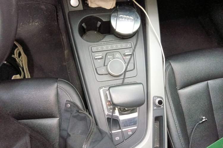 Used Audi A4L 2017 Plus 40 TFSI Ambition Model Gear Lever