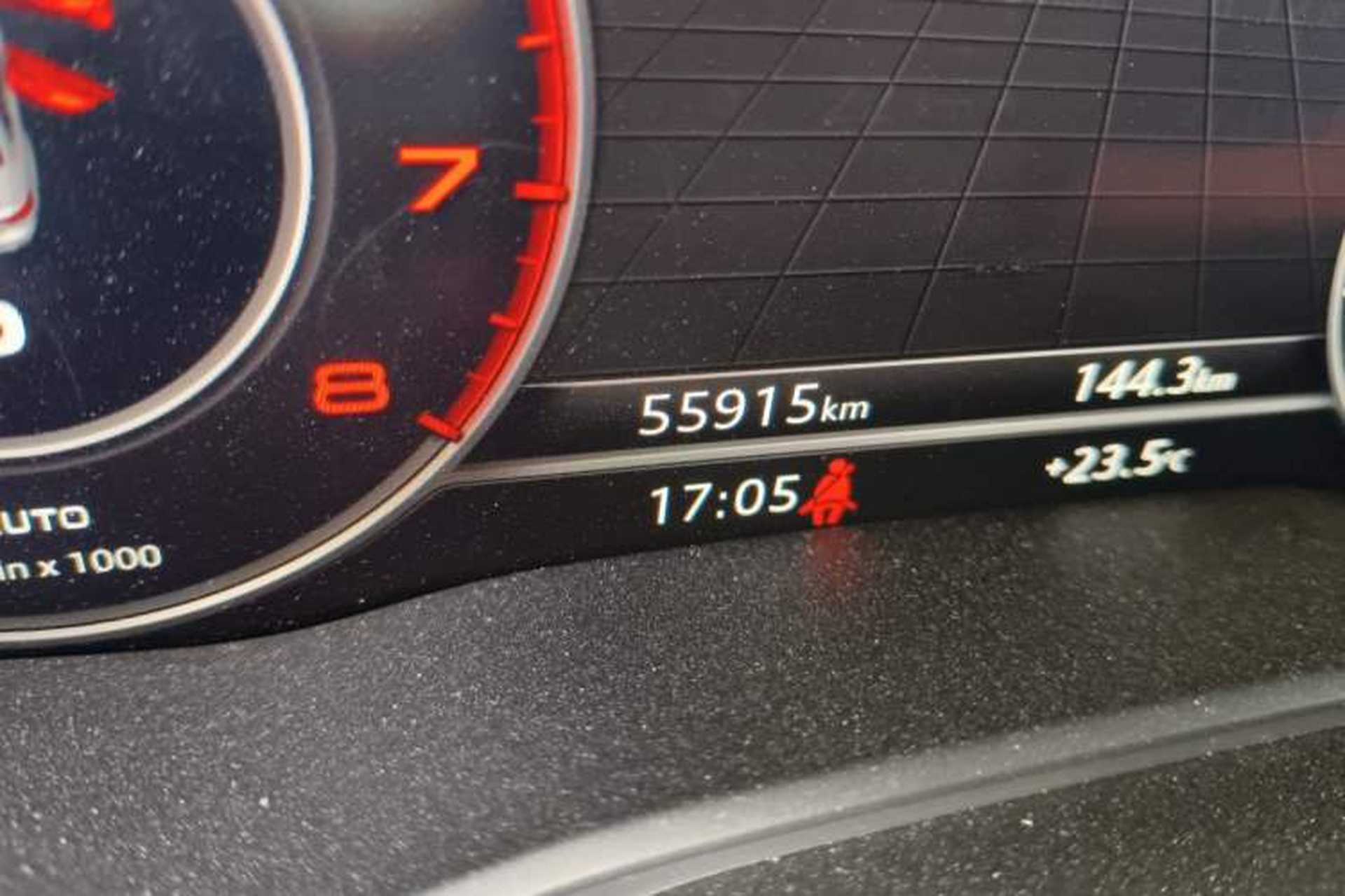 Used Audi A4L 2017 40 TFSI Fashion Model Odometer Close Up