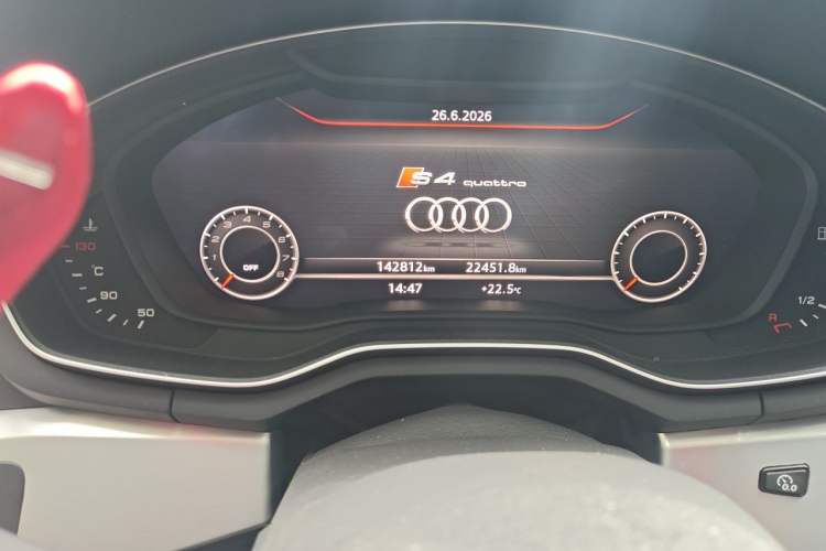 Used Audi A4L 2017 Plus 40 TFSI Sport Model Odometer Close Up