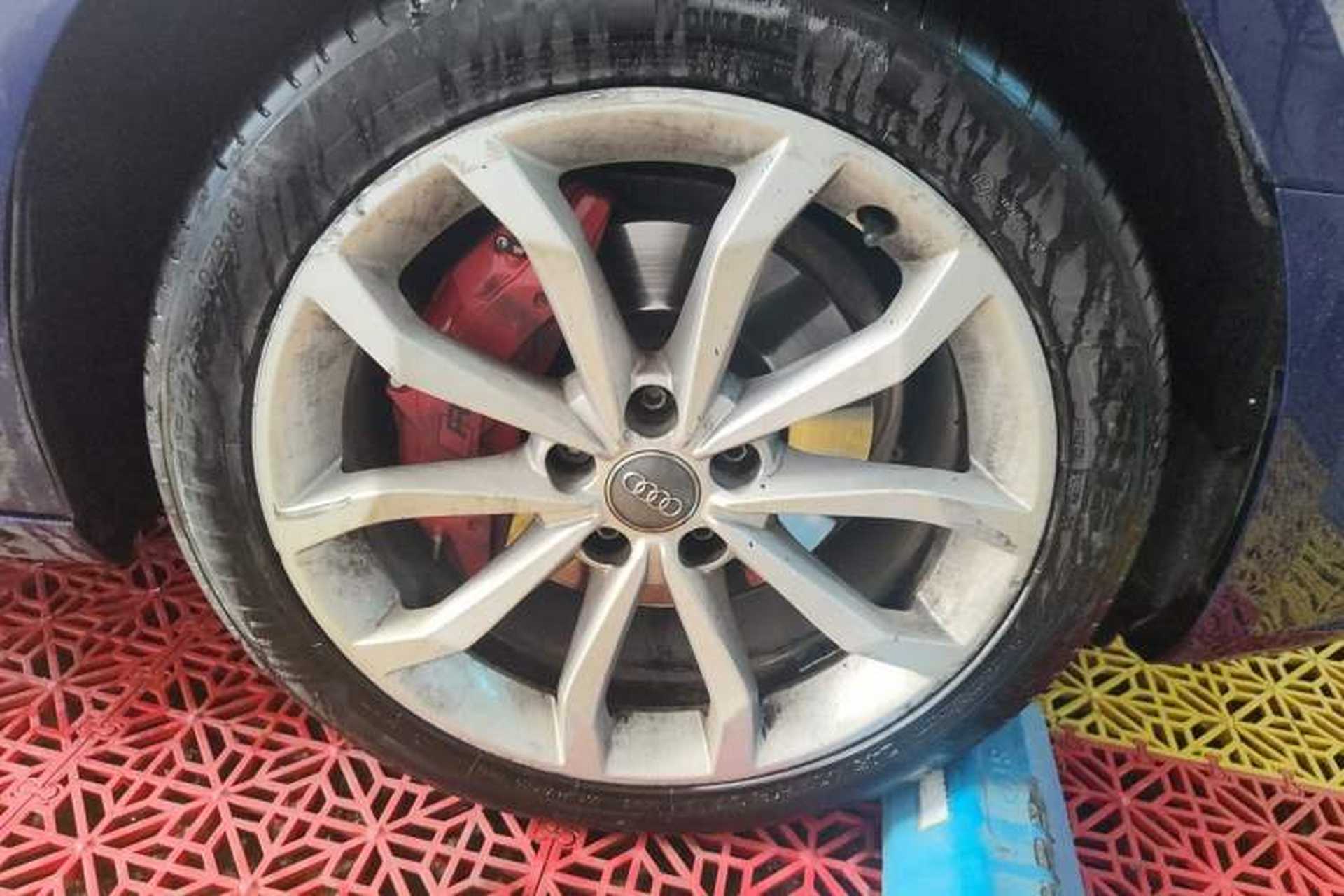 Used Audi A4L 2017 Plus 40 TFSI Style Edition Right Front Wheel Hub