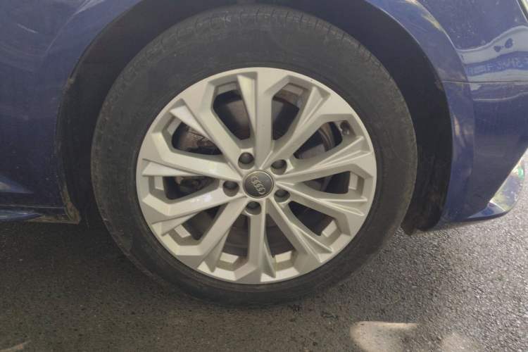 Used Audi A4L 2017 Plus 40 TFSI Ambition Model Right Front Wheel Hub