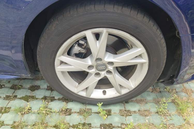 Used Audi A4L 2017 Plus 40 TFSI Ambition Model Right Front Wheel Hub