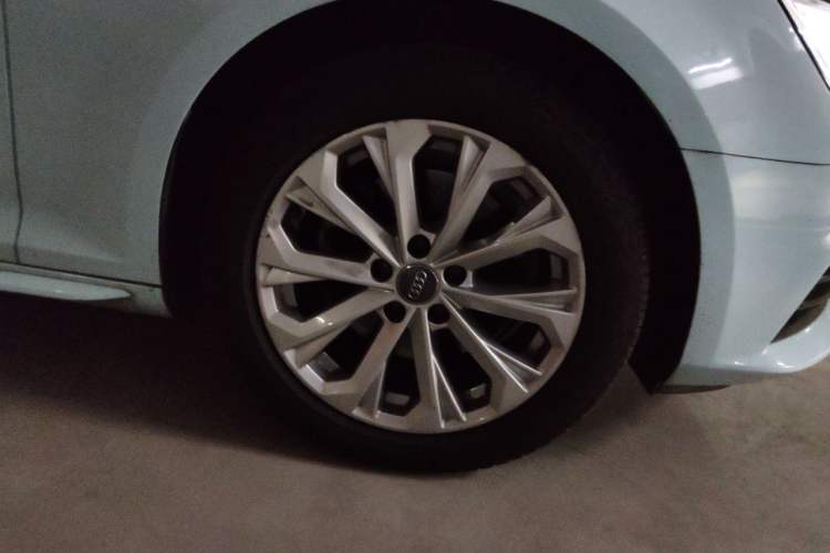 Used Audi A4L 2017 Plus 40 TFSI Ambition Model Right Front Wheel Hub