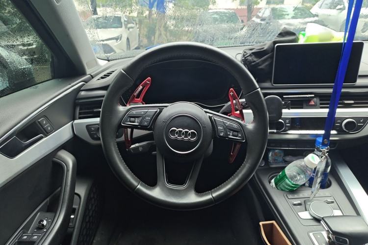 Used Audi A4L 2017 Plus 40 TFSI Sport Model Steering Wheel